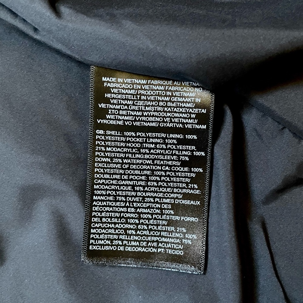The North Face Women’s Gotham Jacket In TNF Black - Picture 7 of 9